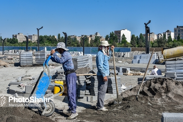 دبیر کل کانون عالی انجمن‌های صنفی کارگران  گفت: ما می توانیم تعاونی های مسکن کارگری را فعال کنیم و مثل دهه ۶۰ و ۷۰ زمینهای رایگان در اختیارشان بگذاریم و پول زمین را در مراحل بعدی و هنگام تحویل سند از کارگران بگیریم.