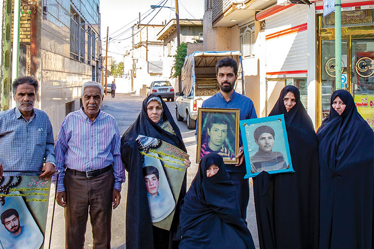 جای نام شهدا بر تابلو کوچه محمد آباد ۲۲ خالی است