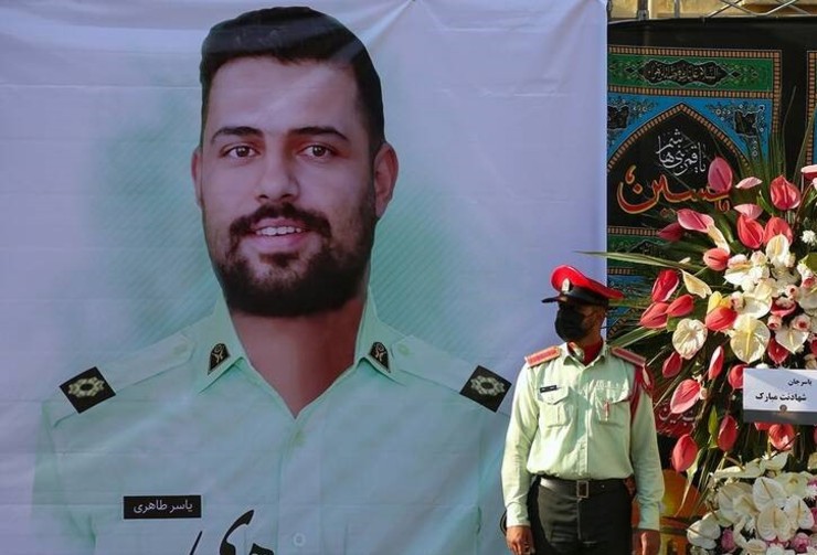 لحظه شهادت «یاسر طاهری»، مأمور پلیس تهران به دست سارقان مسلح + فیلم