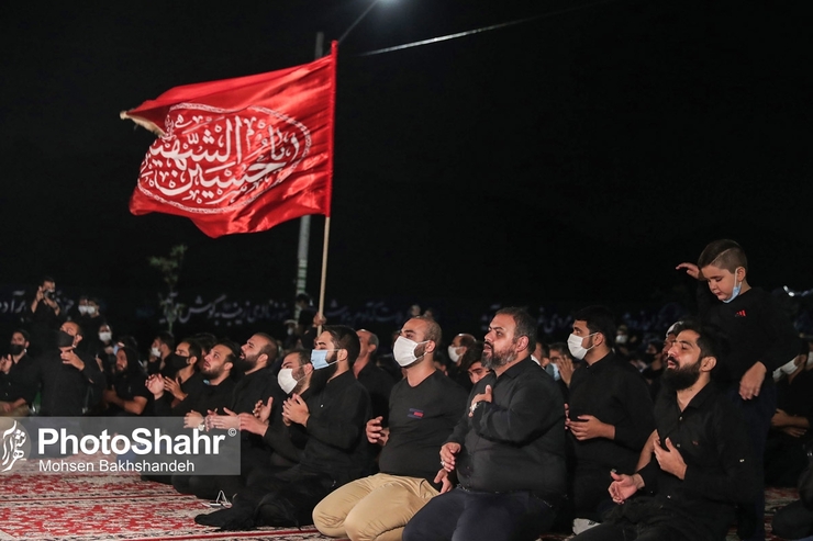 به مناسبت فرارسیدن ایام شهادت سرور و سالار شهیدان حضرت امام حسین (علیه السلام) و ماه محرم، گلچین نوحه و مداحی‌ها، با نوای مداحان معروف اهل بیت را برای شما آماده کرده ایم.