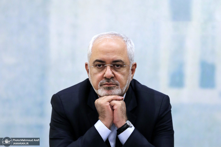 ظریف نوشت: آقایانی که به دستگاه دیپلماسی در مورد واکسن توهین می‌کنند فقط به یک سوال پاسخ دهند: بیش از ۲۴ میلیون واکسن‌وارداتی تا کنون و بیشتر نیاز‌های تولید داخلی را کدام دستگاه علیرغم تحریم و همه کارشکنی‌ها و... وارد کشور کرده است؟
