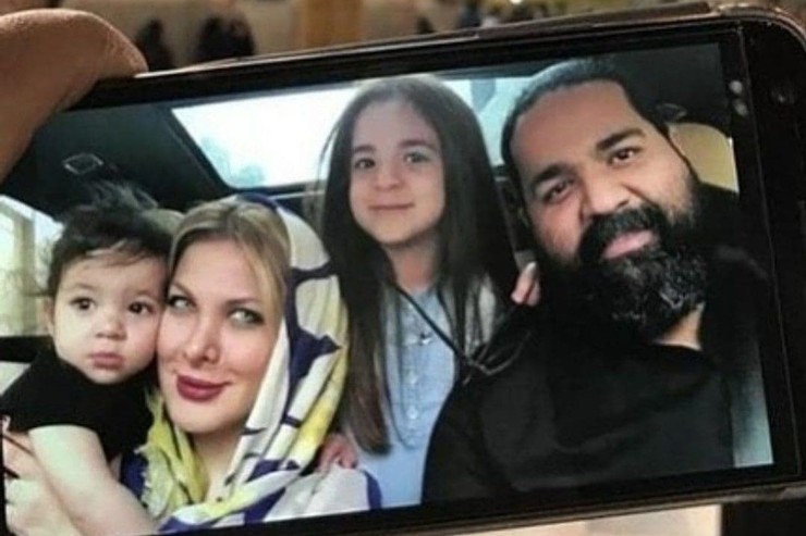 رضا صادقی خواننده مطرح کشور با انتشار پستی در اینستاگرامش از ابتلای خود، همسر و دخترانش به کرونا خبر داد.