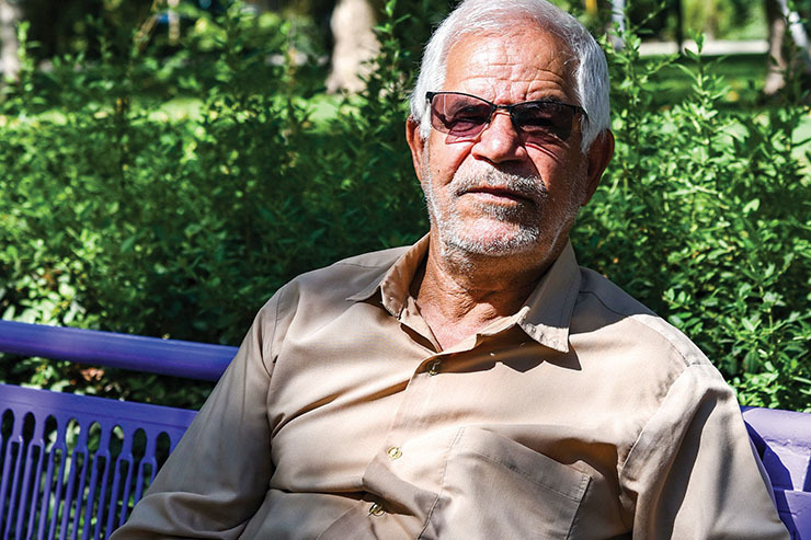 «حسن وظیفه» رزمنده جنگ محله ارشاد با دوربینش ۲ هزار عکس قدیمی گرفته است.