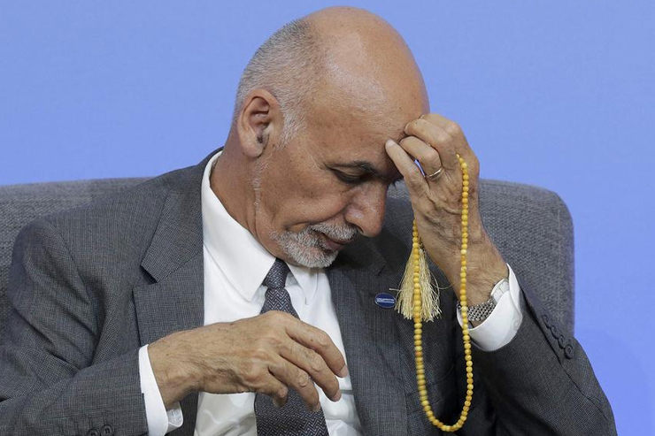 اشرف غنی رئیس جمهور افغانستان دقایقی پیش با انتشار یک ویدئو از طریق تلویزیون ملی افغانستان احتمال استعفای خود را رد کرد و بر تلاش برای بازگرداندن شرایط عادی در این کشور تاکید کرد.
