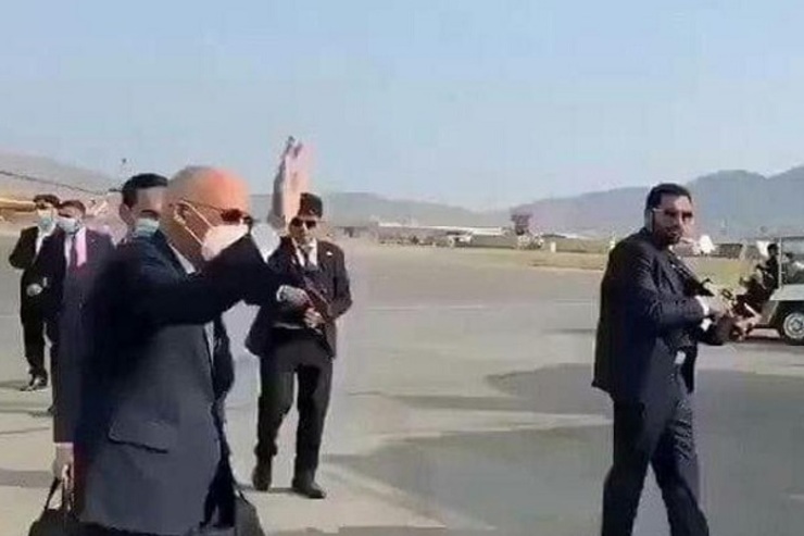سفارت روسیه: غنی با ۴ خودرو پر از پول گریخت | مرکل: ساعات تلخی را می‌گذرانیم