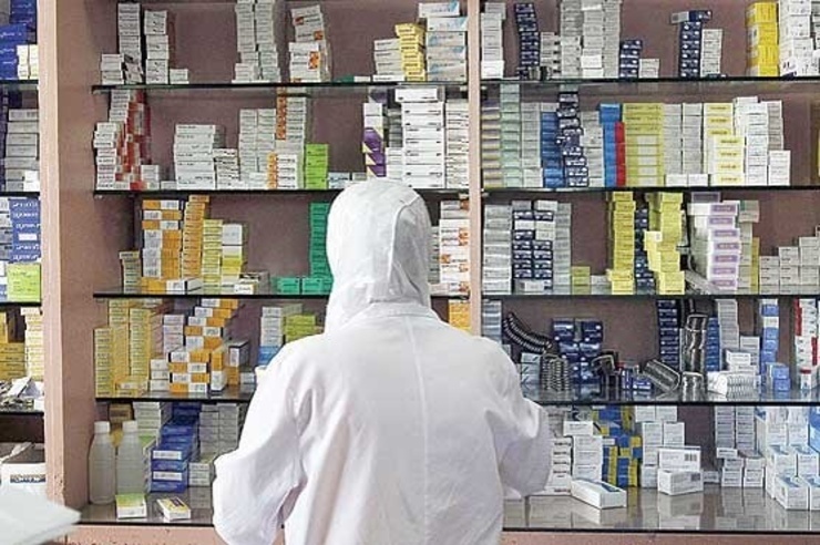 ​با توجه به توزیع رمدسیویر و سرم در داروخانه‌های منتخب، دانشگاه علوم پزشکی مشهد به منظور سهولت در دسترسی بیماران مبتلا به کرونا تعداد این داروخانه‌ها را افزایش داد و لیست داروخانه های منتخب را منتشر کرد.