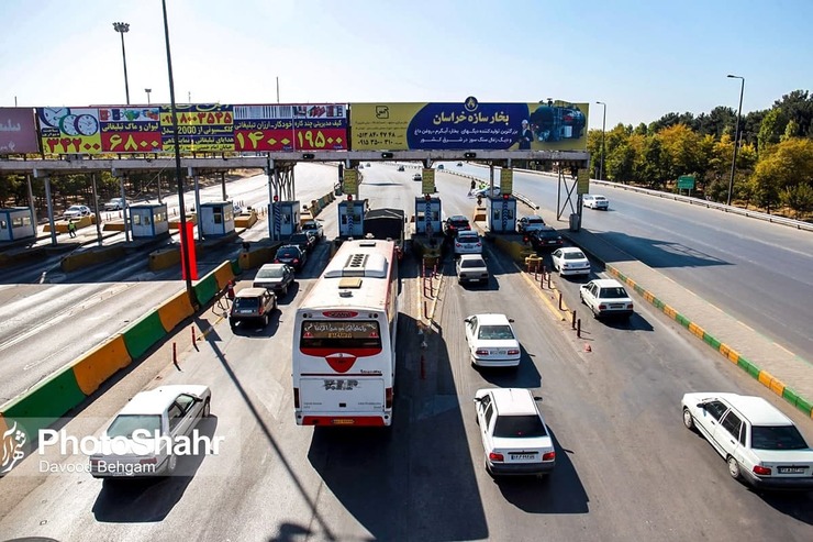 فرمانده انتظامی خراسان رضوی گفت: با اعمال محدودیت ترددهای جاده‌ای و ممنوعیت ورود خودروهای غیربومی، رفت‌وآمد در محورهای مواصلاتی این استان در یک هفته اخیر بسیار کاهش یافته است.