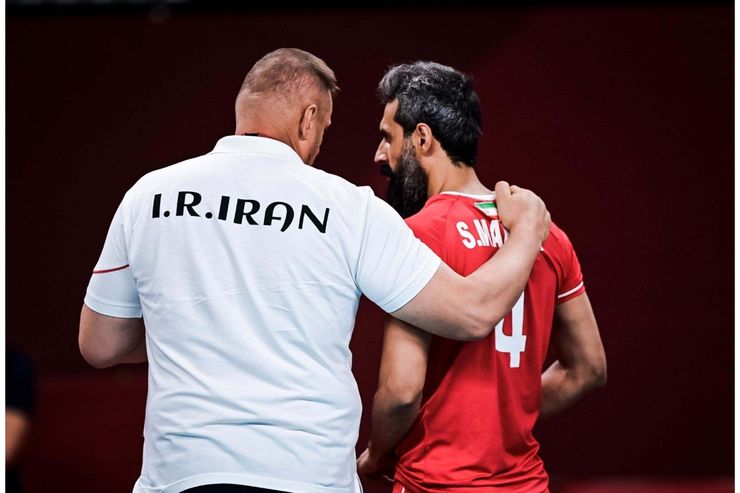 این طور که مشخص است رابطه سرمربی تیم ملی والیبال با کاپیتان گرم است.