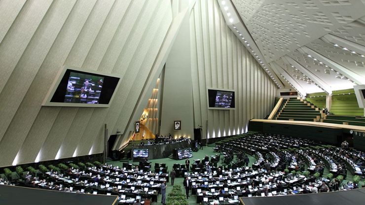 سخنگوی کمیسیون اجتماعی مجلس شورای اسلامی از تصویب کلیات لایحه حفظ کرامت و حمایت از زنان در برابر خشونت در کمیسیون اجتماعی مجلس خبر داد.