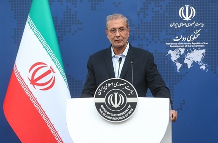 علی ربیعی سخنگوی دولت اعلام کرد که دولت تمام تلاش خود را برای خرید واکسن به عمل آورد.
