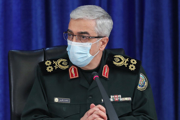 رئیس ستاد کل نیروهای مسلح گفت: وزارت بهداشت میدان‌دار مقابله با بیماری کروناست و نیروهای مسلح نیز همواره پشتیبان وزارت بهداشت در این زمینه بوده‌اند.
