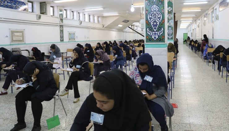 معاون آموزش متوسطه وزارت آموزش و پرورش از برگزاری آزمون ورودی پایه دهم مدارس نمونه دولتی دوره دوم آموزش متوسطه در ۱۵ مرداد خبر داد.