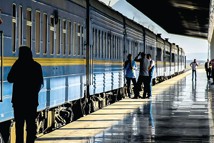 با توجه به استقبال از سفر‌های ریلی به مشهد، افزایش ۴۰ درصدی قیمت بلیت قطار ضربه‌ای سخت به صنعت گردشگری خراسان رضوی است.