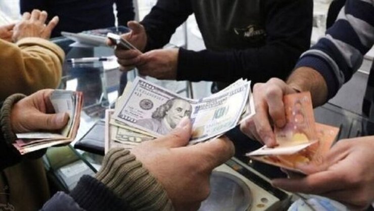 با شدت گرفتن فعالیت دلالان در روز‌های گذشته در بازار ارز، قیمت دلار وارد کانال ۲۶ هزار تومان شد.