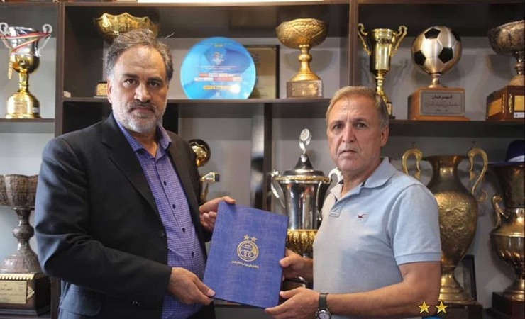 باشگاه استقلال امروز رسما اعلام کرد جواد زرینچه به عنوان سرپرست این تیم مشغول به کار خواهد شد. این اولین تجربه همکاری میان فرهاد مجیدی و جواد زرینجه است.