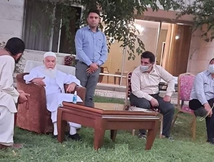 امیر اسماعیل خان از چهره‌های جهادی هرات و از شخصیت‌های با نفوذ غرب افغانستان پس از آنکه به دست طالبان اسیر شد، به مشهد آمد و به نظر می‌رسد هنوز در مشهد است.