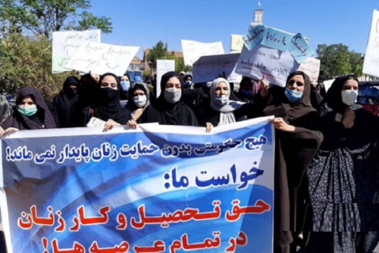 شماری از زنان در ولایت هرات با راه‌اندازی یک گردهمایی اعتراضی، خواهان احترام‌گذاشتن طالبان به حق کار و تحصیل زنان شدند.
