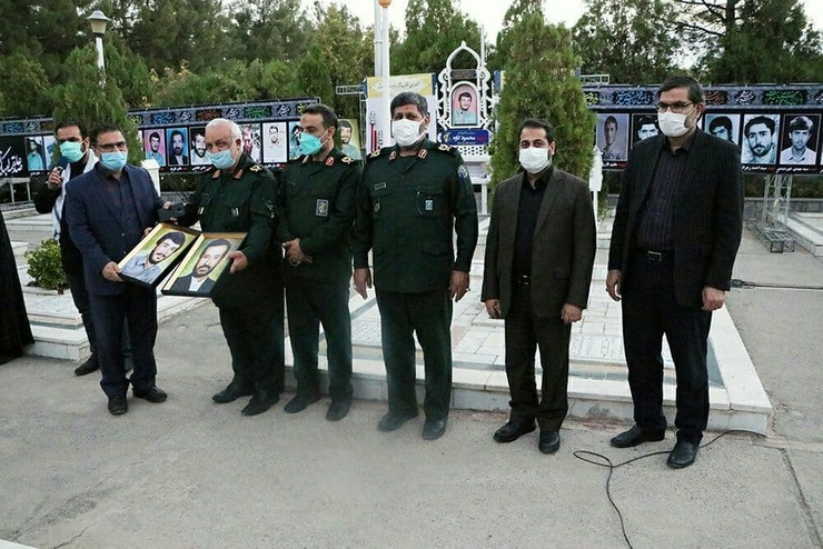 مراسم عطرافشانی و گلباران مزار «شهید محمود کاوه» در مشهد برگزار شد.