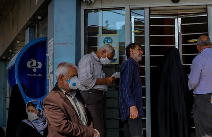 علی دهقان‌کیا، رئیس کانون بازنشستگان تامین اجتماعی تهران از تلاش برای حل مشکلات قانونی وام بازنشستگان تامین اجتماعی خبر داد.