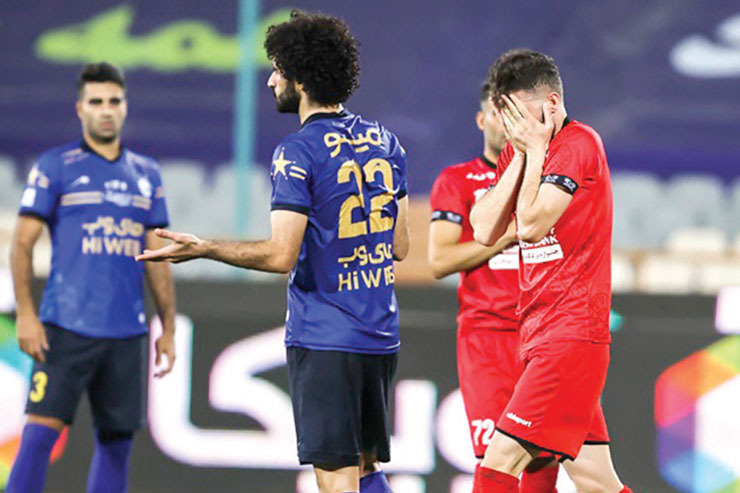 آشفته‌بازار مدیریتی پرسپولیس، استقلال و تراکتور در فاصله یک هفته مانده به آغاز لیگ قهرمانان آسیا مایه تعجب فوتبال‌دوستان ایرانی شده‌است.