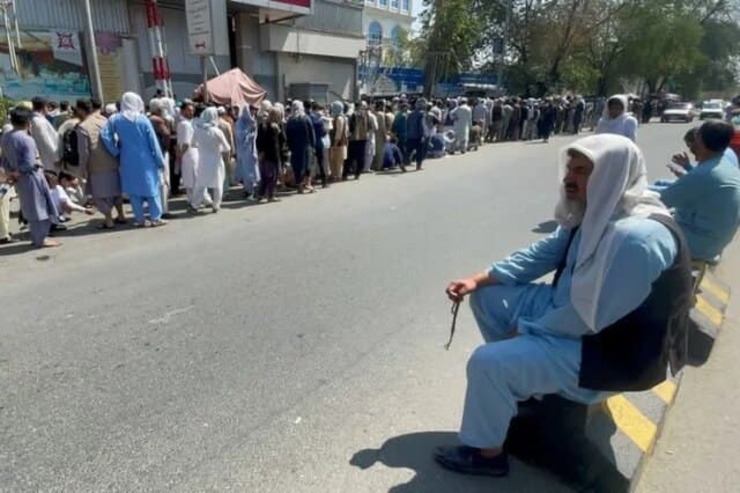 دفتر هماهنگی امور بشردوستانه سازمان ملل اعلام کرد، افغانستان با فروپاشی سرویس‌ها و خدمات اساسی و اولیه مواجه است و مواد غذایی و دیگر کمک‌ها رو به اتمام هستند.