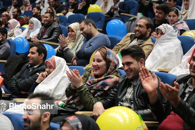 متخصصان علوم اعصاب آمریکایی اظهار داشتند که خنده غیرعادی به دلیل آسیب دیدن ساختار‌های اصلی مغز رخ می‌دهد.