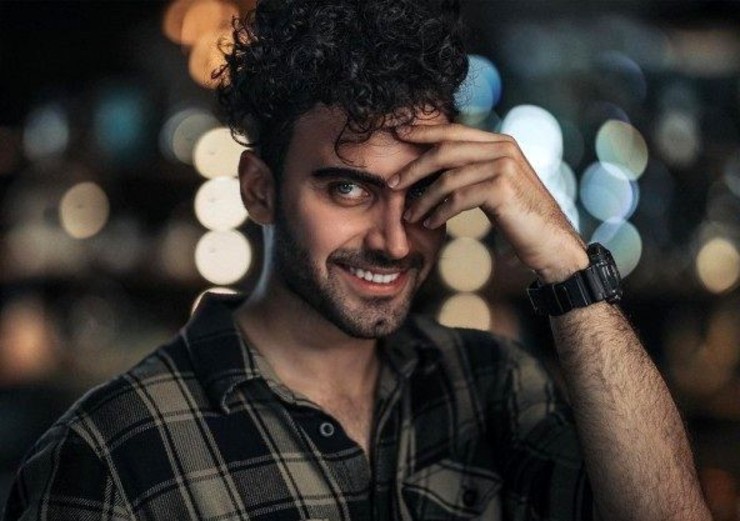 محمد صادقی در جدیدترین کار هنری خود در سریال افرا در نقش پسری که عاشق مائده (سارا باقری) است ایفای نقش کرده و اتفاقات تلخی برای این دو عاشق رخ میدهد.
