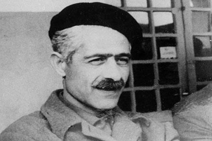 جلال آل‌احمد، یکی از نمونه‌های استثنایی ادبیات و اندیشه در نیمه اول قرن اخیر است. مردی که هرگز قلمش را نفروخت و علاوه بر جایگاهش به عنوان نویسنده داستان، در مقام مترجم، منتقد ادبی، کنشگر سیاسی و روشنفکر نیز شناخته می‌شد.