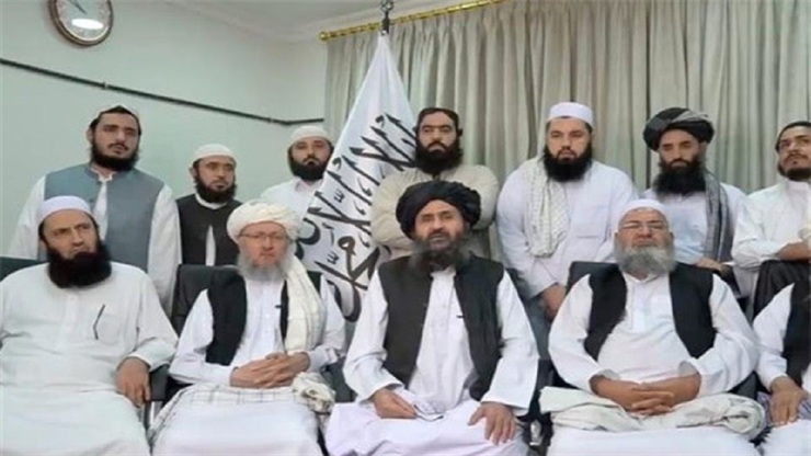 یکی از اعضای کمیسیون فرهنگی طالبان در بیانیه‌ای از لغو مراسم تحلیف دولت جدید افغانستان به ریاست طالبان خبر داد.