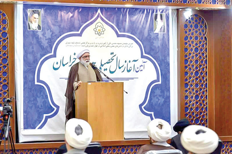 حجت‌الاسلام مروی: توجه طلاب به موضوعات دنیوی و ترک ساده زیستی، سکولارکردن حوزه و اینکه حوزه بگوید ما کاری با نظام نداریم، کم رنگ شدن فعالیت‌های علمی به ویژه در ایام کرونا و کم توجهی به تربیت معنوی و اخلاقی طلاب ازجمله تهدید‌ها در این حوزه است.