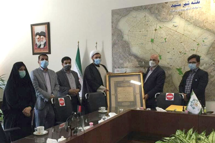رئیس شورای اسلامی شهر مشهد در دیدار با مدیرکل کتابخانه های عمومی استان بر لزوم استفاده از ظرفیت سمن‌ها و خیران در توسعه کتابخانه‌های شهر تاکید کرد.
