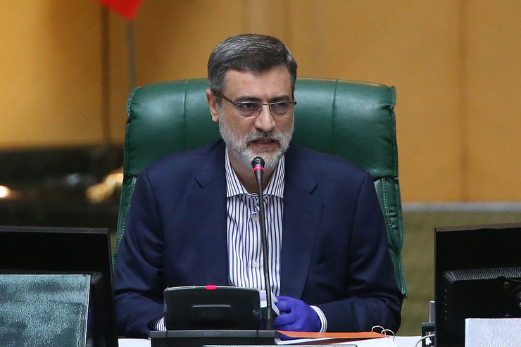 نمایندگان مجلس شورای اسلامی با استعفای قاضی زاده هاشمی از نمایندگی مردم مشهد و کلات موافقت کردند.