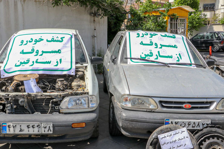 رئیس پلیس پیشگیری خراسان رضوی به کشف ۱۰۳خودرو سرقتی از سوی شهروندان اشاره می‌کند و آن را نتیجه همراهی و همکاری شهروندان می‌داند.