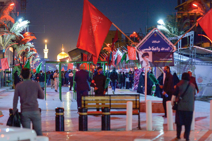 هنرمندان گروه موکب «القلم» سعی می‌کنند با خلق آثار هنری با موضوع اربعین حسینی حال و هوای کربلا را به مشهد بیاورند. حمید فخار، هنرمند دغدغه مندی است که مدیریت موکب «القلم» در عراق و مشهد را بر عهده دارد.