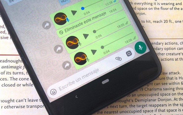 واتس‌اپ در حال توسعه قابلیت جدیدی برای کاربران iOS است که می‌تواند متن مکتوب پیام‌های صوتی را ارائه کند.