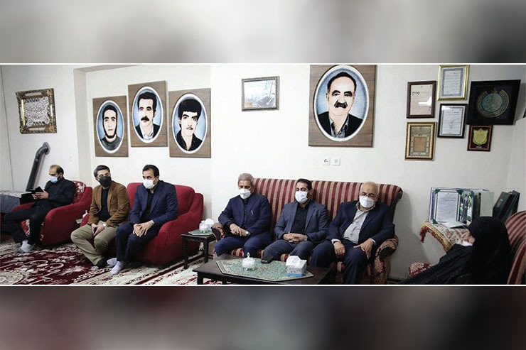 دیدار هفتگی با خانواده شهدا و تجدید میثاق با آرمان‌های امام (ره) برنامه ثابت شورای ششم است و نماینده‌های مردم در شورای شهر برنامه سه شنبه‌های دیدار و تکریم خانواده شهدا را در اولویت کاری خود قرار داده اند. در راستای این برنامه رئیس و جمعی از اعضای شورای اسلامی شهر مشهد با خانواده شهیدان «فولادی» و «سلطانی» دیدار کردند.