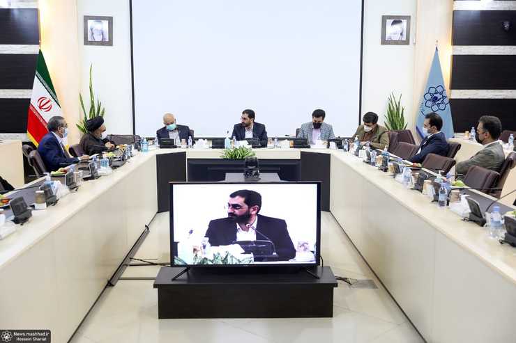 شهردار جهان شهرمشهد، با تاکید برحمایت همه جانبه از سرمایه گذاران درپروژه های مرتبط با اقتصاد شهری، گفت: برخی برای راه اندازی سریعتر کارها در دستگاه های اجرایی به دنبال حامی و تسهیل کننده می گردند، تا کارشان را راه بیندازد، ما با افتخار اعلام می کنیم برای تسهیل سرمایه گذاری در جهان شهرمشهد آمده ایم و اولویت ما هموار کردن راه و رفع موانع سرمایه گذاری است.