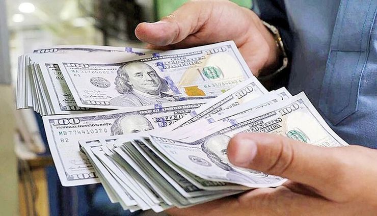در حالی که روز پنجشنبه مجددا روند قیمت دلار صعودی شد، اما سیگنال‌های سیاسی متعددی قابل مشاهده است که احتمالا روند صعودی قیمت دلار را در روز شنبه متوقف کند.