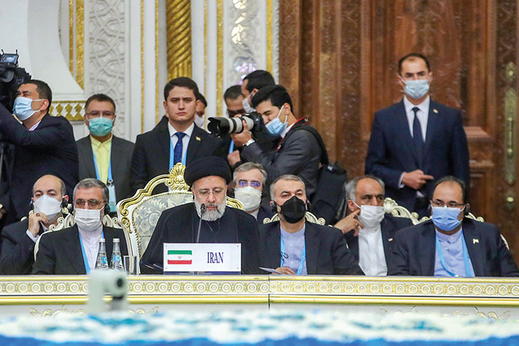 نگاهی به پیامدهای رأی مثبت سران سازمان همکاری های شانگهای به عضویت اصلی ایران به دنبال سفر رئیس جمهور به تاجیکستان.