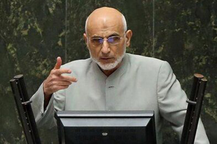سید مصطفی میرسلیم، عضو کمیسیون اصل ۹۰ مجلس با بیان اینکه هفته گذشته جلسه‌ای در مجمع تشخیص مصلحت نظام برگزار و با موضوع اصلاحیه واردات خودرو مخالفت شد، اظهارداشت: «شورای نگهبان هم با این موضوع مخالفت خواهد کرد.»