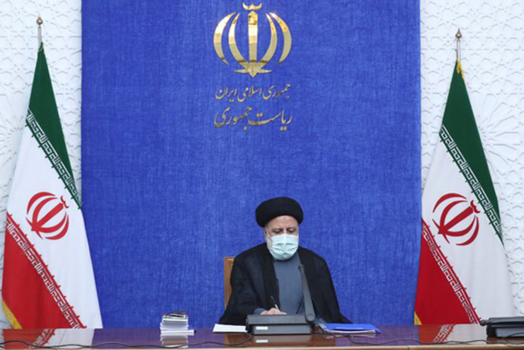 جلسه ستاد هماهنگی اقتصادی دولت روز یکشنبه به ریاست رئیس جمهور برگزار شد و در این جلسه موضوع ثبات بخشیدن به بازار و تامین اقلام مورد نیاز مردم در دستور کار قرار گرفت که رئیس کل بانک مرکزی در خصوص تامین منابع مالی آن گزارش داد.
