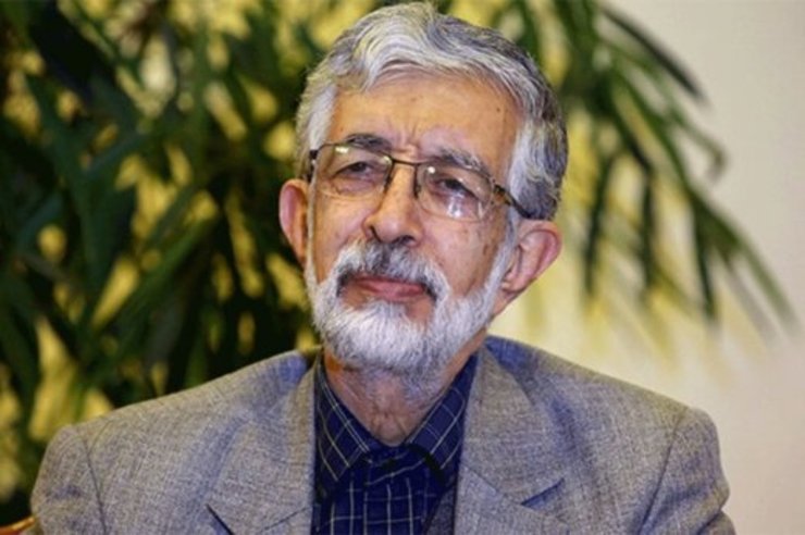 غلامعلی حداد عادل در یک برنامه تلویزیونی درباره جایگزینی کلمه «کراوات» با «دراز آویز زینتی» توضیح داد و گفت: خصوصیت کار ما حل کردن مشکل مردم است، نه جایگزین کردن کلمه‌ای که دیگر رواج ندارد.