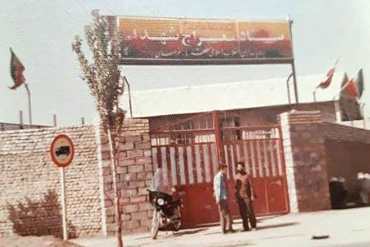 بسیاری از سرو قامتانی که بند پوتین محکم کردند و از ایستگاه راه‌آهن سمت خاکریز‌ها رفتند، سفرشان در مقصد معراج به پایان رسید.