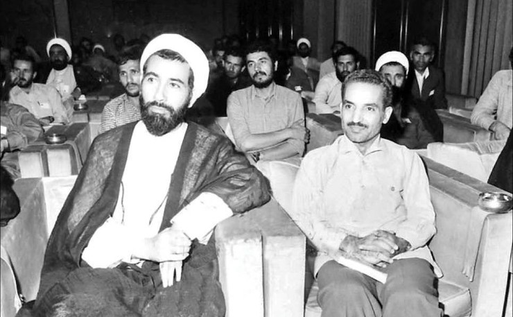 ساعت ۱۵ بعدازظهر ۸ شهریور ۱۳۶۰، دفتر نخست‌وزیری با یک بمب قدرتمند جاسازی‌شده در ضبط صوت منفجر شد و منافقین، رئیس‌جمهور رجایی و نخست‌وزیر باهنر را به شهادت رساندند.
