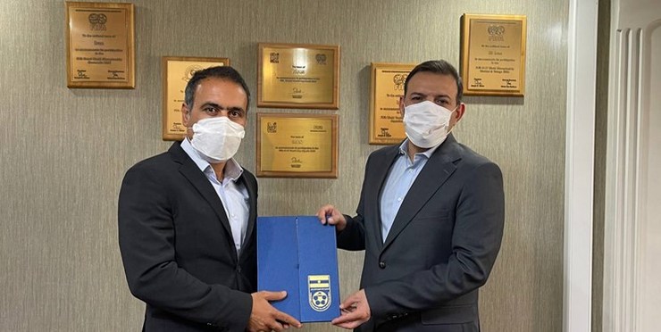 پیشکسوت فوتبال ایران و باشگاه پرسپولیس و هامبورگ سرانجام به صورت رسمی، سرمربی گری تیم ملی امید ایران را پذیرفت.