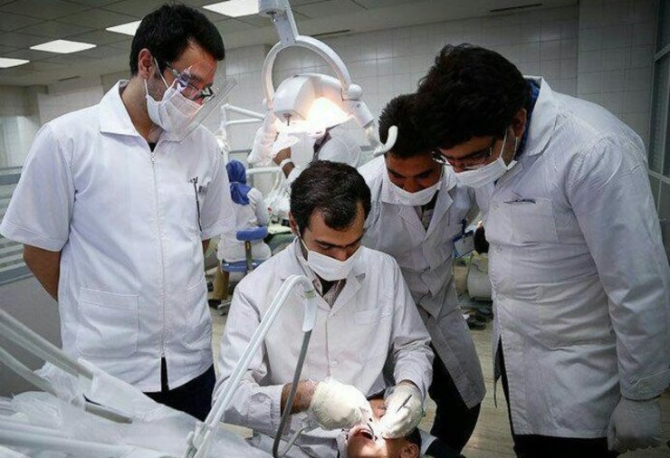 وزیر بهداشت، درمان و آموزش پزشکی گفت: بازگشایی دانشگاه‌های علوم پزشکی از اول مهر امسال با توجه به برنامه ریزی انجام شده هر دانشگاه و با در نظر گرفتن شرایط کرونایی انجام خواهد شد.