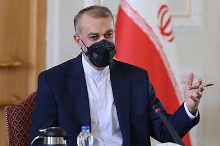 حسین امیرعبداللهیان وزیر امورخارجه در ادامه دیدارهای خود عصر روز چهارشنبه با آقای «پیتر ماورر» رئیس صلیب سرخ جهانی ملاقات کرد او در این دیدار گفت: تا جایی که ممکن است بیجا شدگان افغانستانی را نیز تحت واکسیناسیون کرونا قرار می‌دهیم.