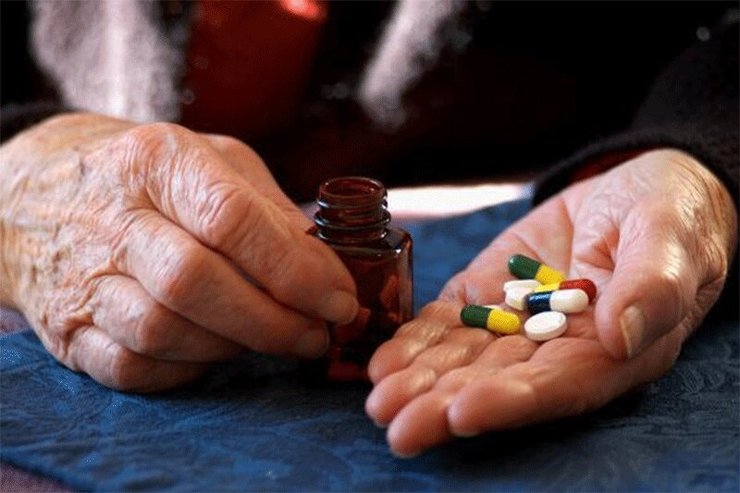 داروهای تجویزی بر هر کسی تاثیر متفاوتی دارند. واکنشی که یک دارو در بدن یک فرد جوان ایجاد می‌کند می‌تواند برای یک فرد بالای ۵۰ سال، متفاوت و حتی خطرناک باشد.