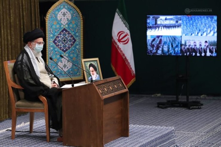 مراسم مشترک دانش‌آموختگی دانشجویان دانشگاه‌های افسری نیروهای مسلح، از طریق ارتباط تصویری فرمانده کل قوا با فرماندهان و یگانهای حاضر در دانشگاه افسری و تربیت پاسداری امام حسین (علیه‌السلام) امروز برگزار شد.