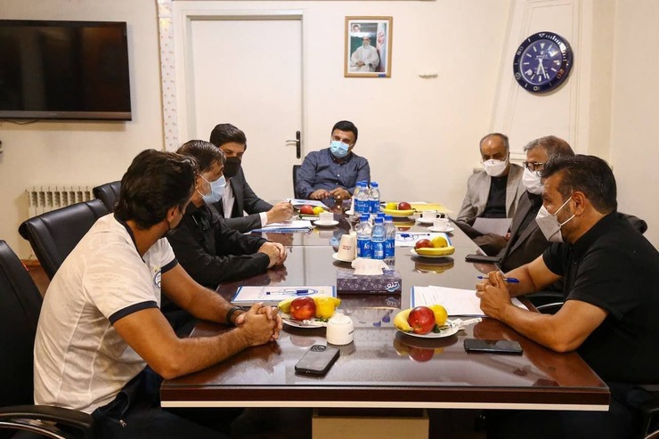 اخیرا نشستی میان اعضای هیات مدیره باشگاه استقلال برگزار شده که در این نشست فرهاد مجیدی هم حضور داشته است.